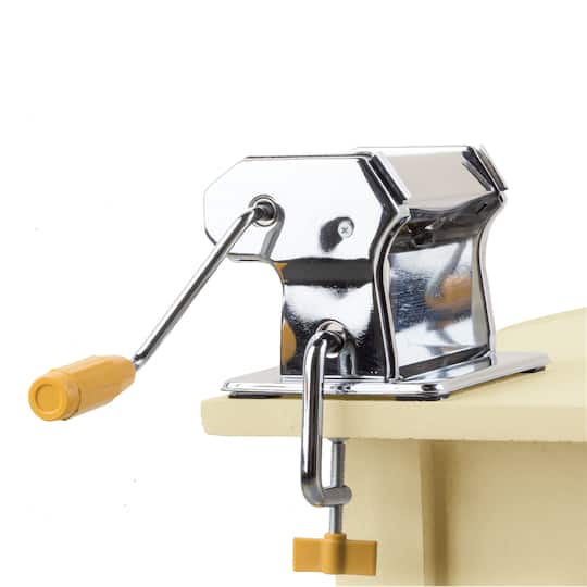 Machine à pâtes pour faire de fines feuilles de pâte polymère Cernit Machine à pâtes pour faire de fines feuilles de pâte polymère Cernit